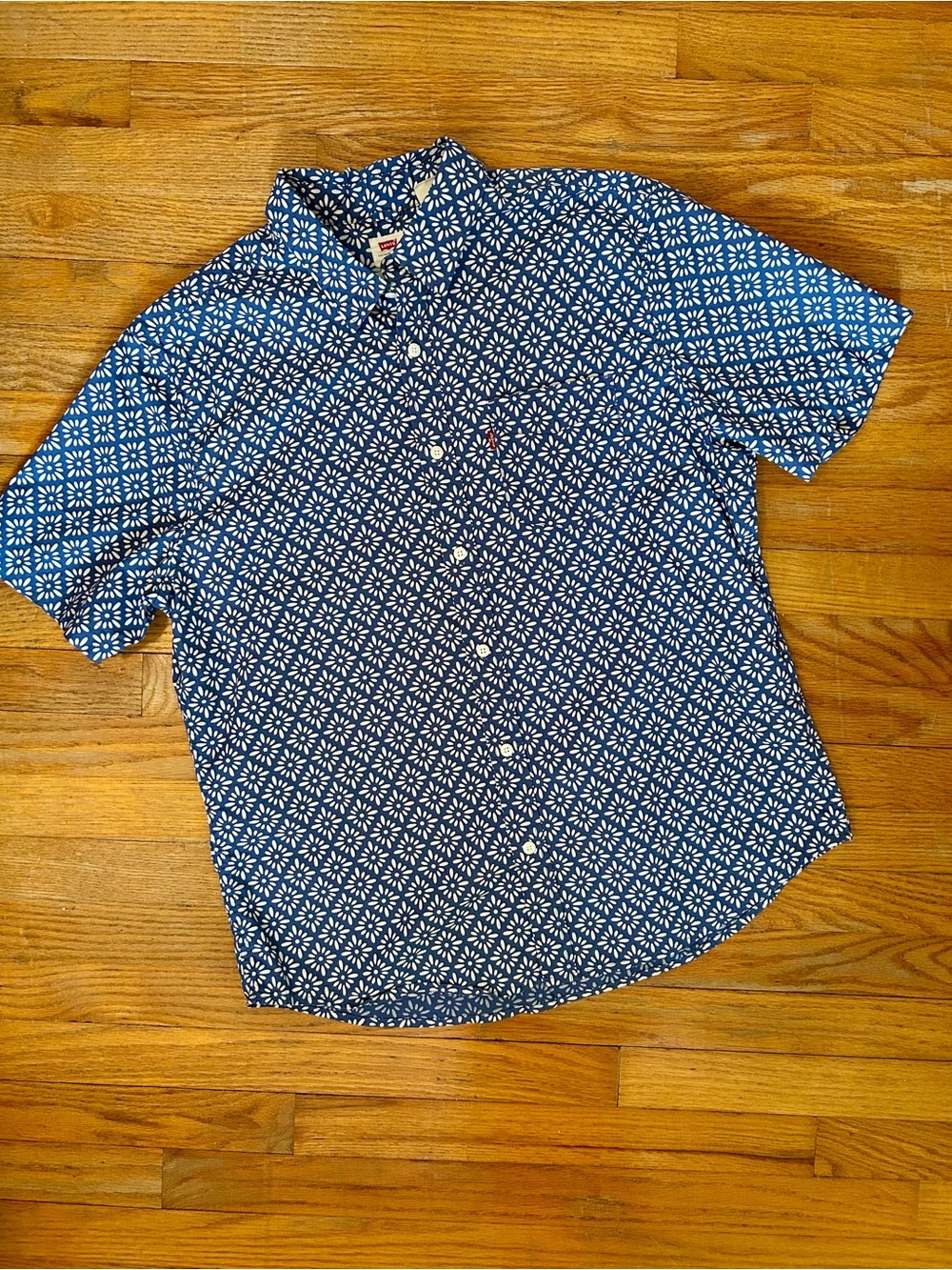 Men's Levi’s Short Sleeve Button Up Shirt 100% Cotton Blue Pattern Casual Large